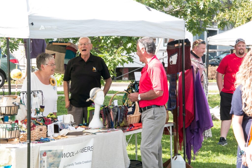 Iain Rankin Farmers Market-7212